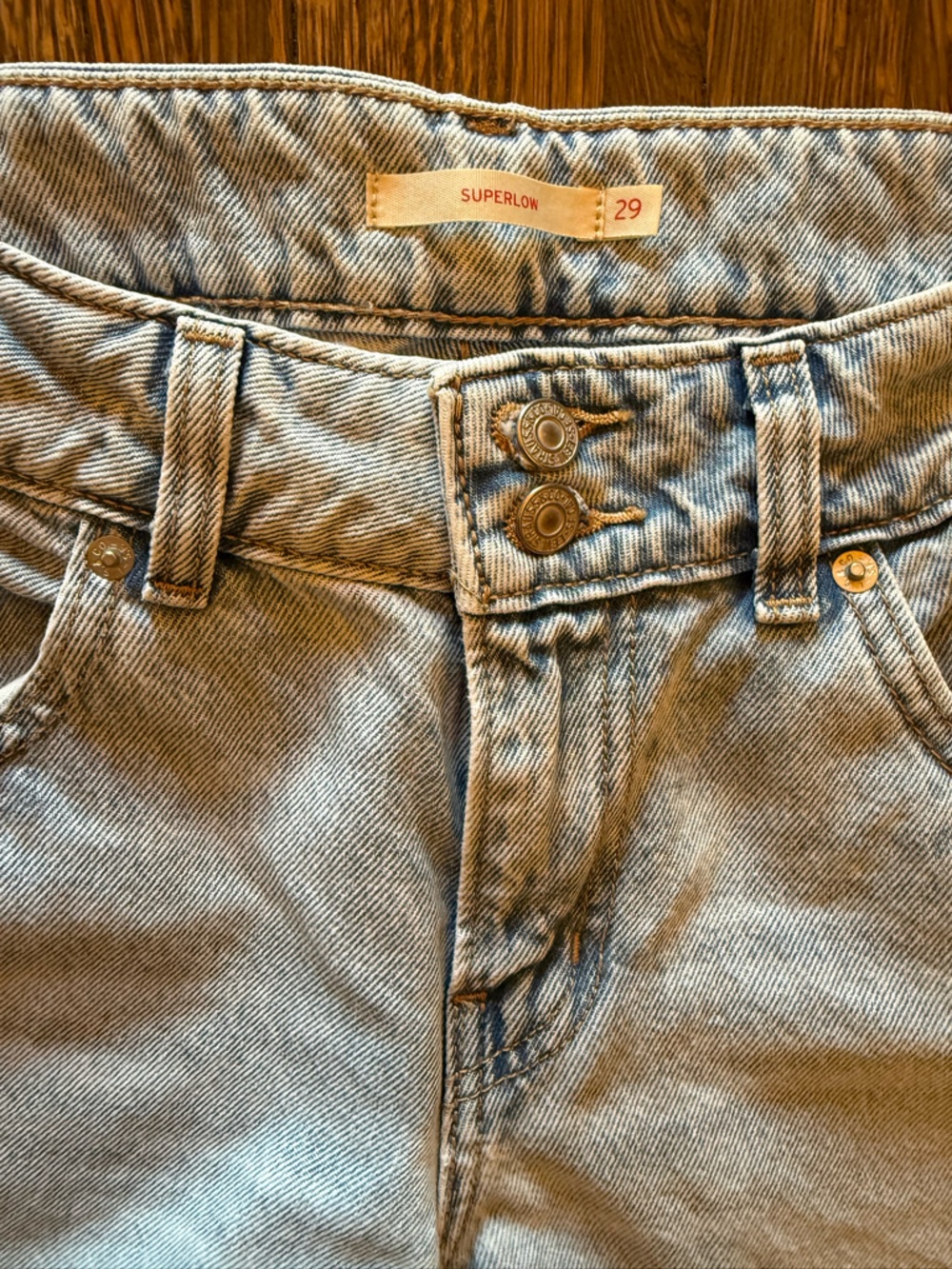 LEVI'S Superlow Loose Womens Jeans — size 29 — NWOT - Picture 3 of 6